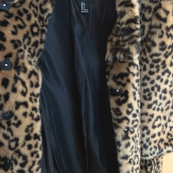 Forever 21 Faux Fur Leopard Jacket - Picture 3 of 4
